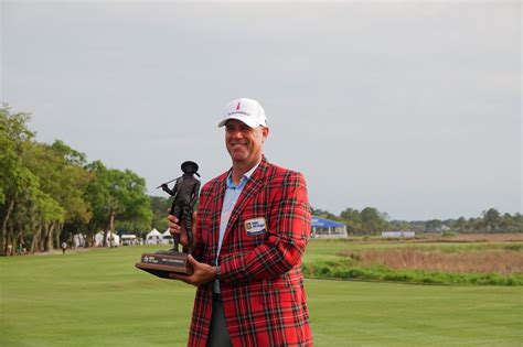 Stewart Cink wins third RBC Heritage title