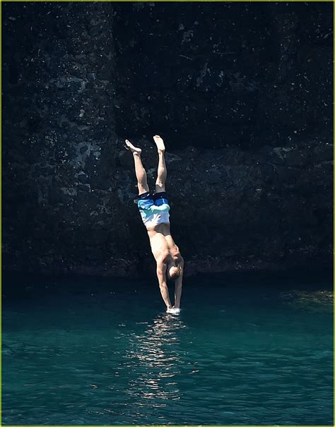 Alexander Ludwig Bares His Hot Body In Italy Photo Photo Gallery Just Jared Jr
