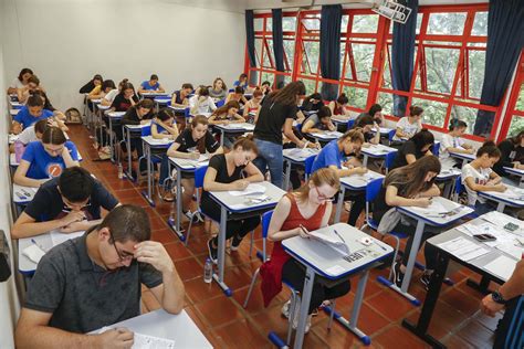 13 5 mil candidatos são esperados para o vestibular da UEM neste