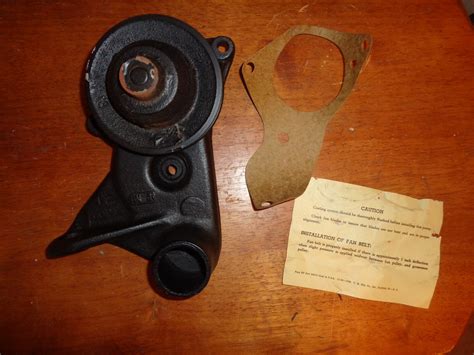 Nos Quality Water Pump Ford V Mercury Cp Right