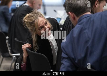 La Haye L Avocate Liesbeth Zegveld Devant Le Tribunal Avant La