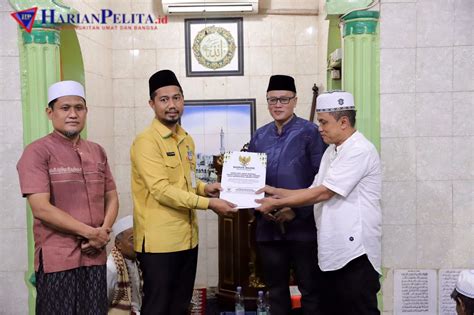 Wali Kota Jakarta Pusat Beri Bantuan Renovasi Masjid Al Iman Harian