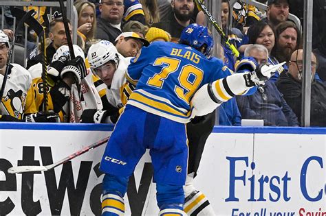 St Louis Blues Extend Sammy Blais