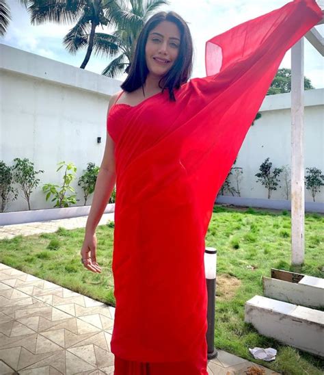 Surbhi Chandna looks red hot in her red saree avatar, check out the ...