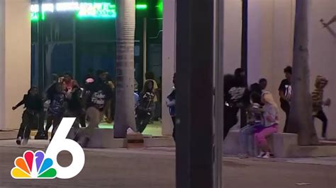 Large Fight In Miamis Bayside Marketplace Leads To 4 Teens Arrested