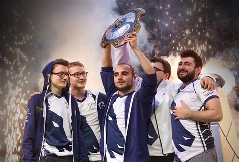 Ranking The Top 20 Esports Teams In The World One Esports