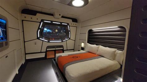 Tour the rooms onboard the Star Wars Galactic Starcruiser | Chip and ...