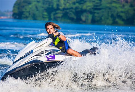 The-comprehensive-guide-to-jet-skiing-everything-you-need-to-know | Custom Fit