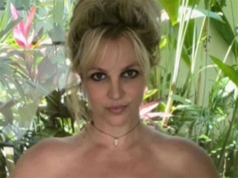 Britney Spears Supported By Fans After Posting Nude Photo Dump On
