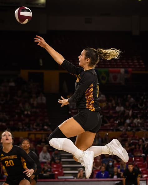 Indoor Volleyball - Thomas Fernandez Photography