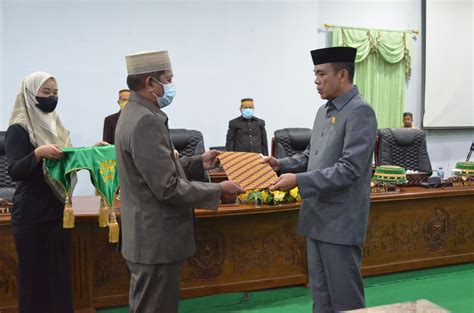 Rapat Paripurna Pembicaraan TK II DPRD Kabupaten Soppeng Pengambilan