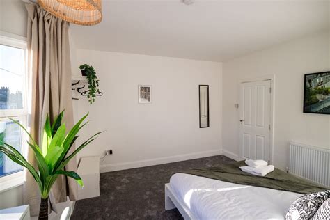 Luton 3 Bed Terraced House Dallow Road Lu1 To Rent Now For £1500