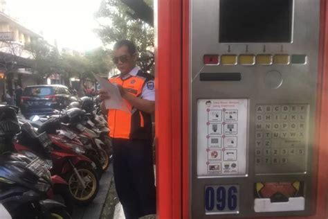 Kurangi Kemacetan Tarif Parkir Kota Bandung Naik Mulai Januari