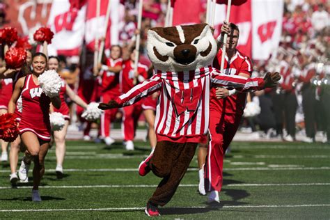 10 Best College Football Predictions Ats No 7 Oregon At Wisconsin No