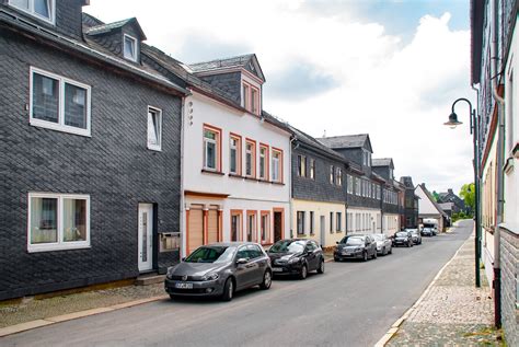 Lehesten Stadt 03 | Straße der Jugend. GPS: 50.475934, 11.447999 Alley ...
