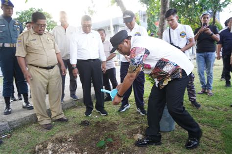 Pj Gubernur Sulbar Jadikan Program Tanam Sukun Berkelanjutan Teras