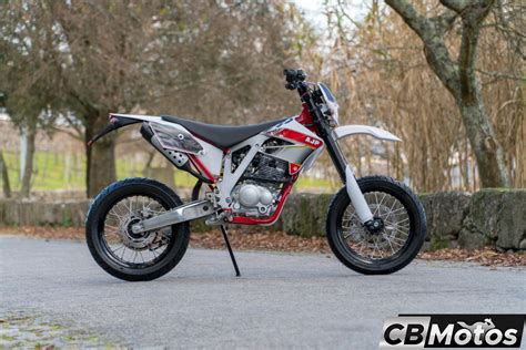 AJP PR4 125 Supermoto PRO CBMotos