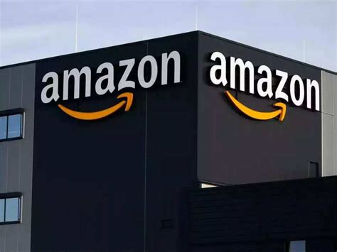 Amazon: Amazon opens its first physical clothing store in US