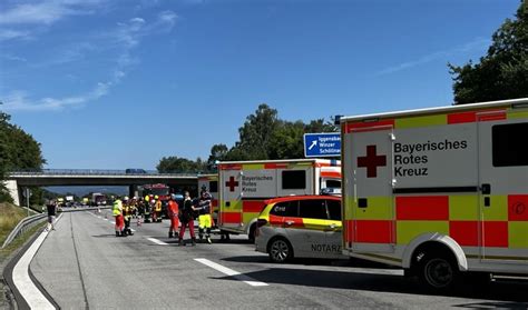 Unfall Mit F Nf Fahrzeugen Sorgte F R Langen Stau Auf Der A Bei Iggensbach