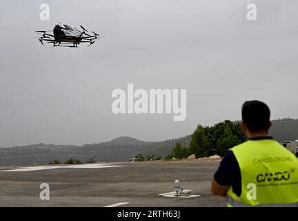 Jerusal N Israel De Septiembre De Un Trabajador Prepara A La