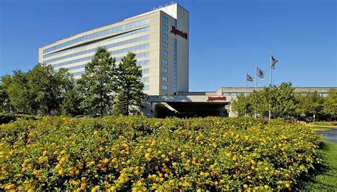 Chicago Marriott Schaumburg | Marriott, Hotel, Outdoor pool