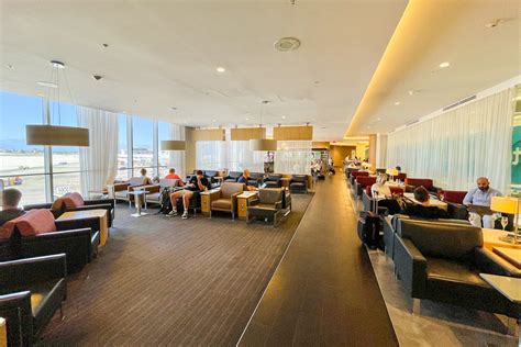 Choosing the best airport lounge at MIA - The Points Guy