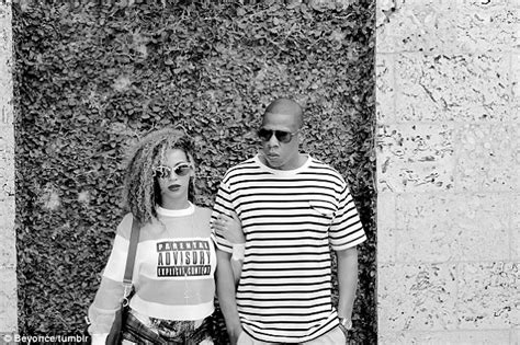 Beyonce Shows Off Bikini Body In New Vacation Snaps Daily Mail Online