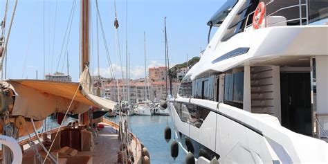 What Are The Benefits Of Sailboat Dodger Designs Yacht Dreaming