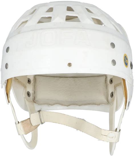 Wayne Gretzky Helmet From 1981 Game Sells For Massive Price