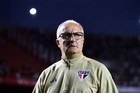 Retrospecto de Dorival em clássicos é trunfo do São Paulo contra jejum