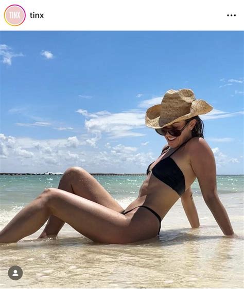 Hot Sexy Alexis Oakley Bikini Pics