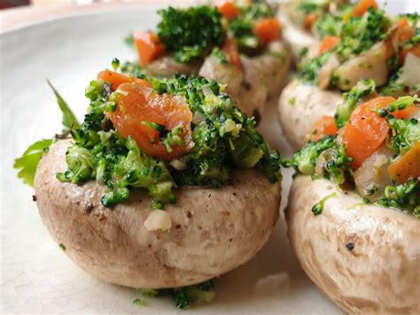 Que delicia Prepara champiñones rellenos de verduras Porlavisión