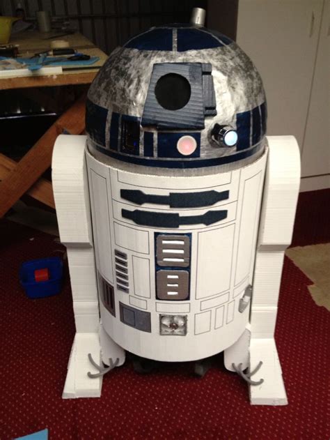 R2D2 costume | Useful life hacks, R2d2 costume, Crafts