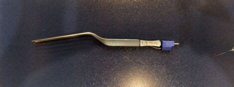 Used 3M Codman 80 2904 Bayonet Bipolar Irrigating Forceps 1 5mm