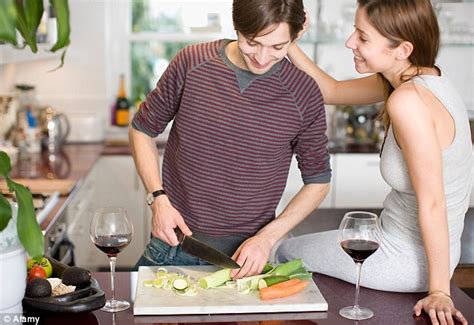 Half Of Women Admit Their Man Is A Better Cook Than Them Daily Mail Online