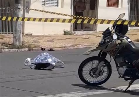 Homem Tenta Atravessar Rua E Morre Atropelado Comando Vp