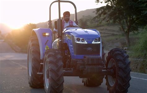 Preet 9049 4WD 90 Hp Tractor 2400 Kg Price From Rs 1550000 Unit