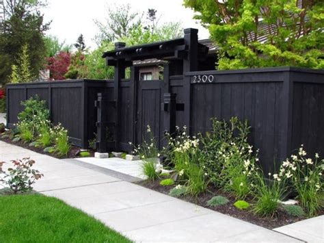 Front Yard Fence Ideas to Enhance Your Home’s First Impression