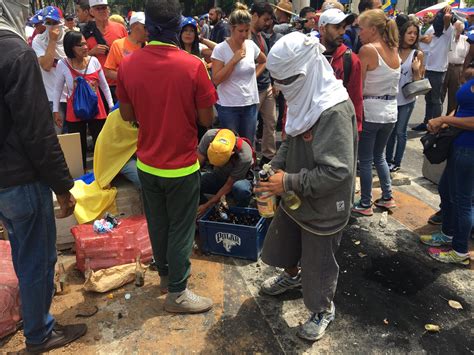 Live Venezuela In Crisis As Guaido Calls For May Day Protests