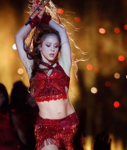 Cantante Shakira sacó suspiros con video en bikini Tecache cl