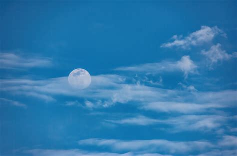 Images Gratuites ciel lune bleue bleu nuage jour atmosphère