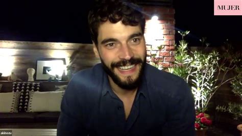 Entrevista con el actor turco Akin Akinözü de Hercai Amor y Venganza