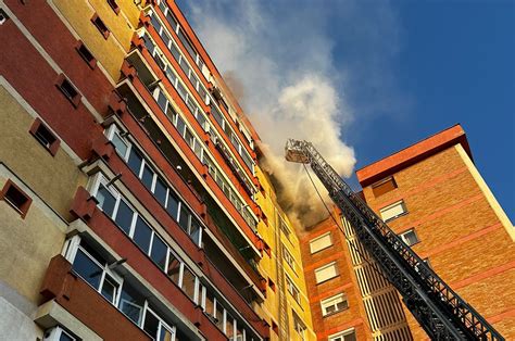 Alert Incendiu Ntr Un Apartament Situat La Etajul Al Unui Bloc Din