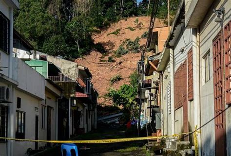 Tanah Runtuh Taman Bukit Permai Tiga Mangsa Tertimbus Lebih Meter