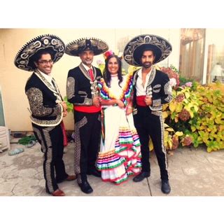 cinco de mayo - Decades Costumes