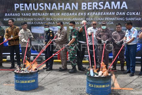 Pemusnahan Barang Menjadi Milik Negara Di Medan Antara Foto