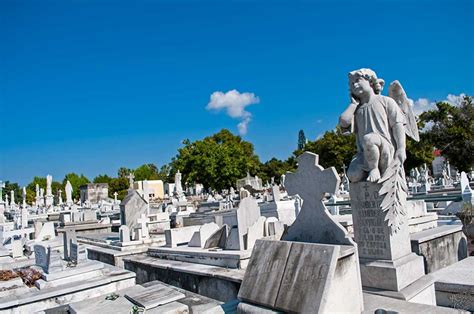 Cementerio-de-Colón-La-habana-Cuba-Renunciamos-y-Viajamos-22 - Renunciamos y Viajamos