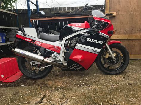 Make Or Break Suzuki Gsx R F Slabside Classic Motorbikes