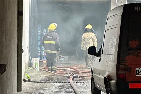 Video Un Incendio En Un Dep Sito De Pallets Caus Temor En Los Vecinos