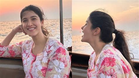 Shanaya Kapoor Chose To Be Happy Enjoying Her Boat Ride IWMBuzz